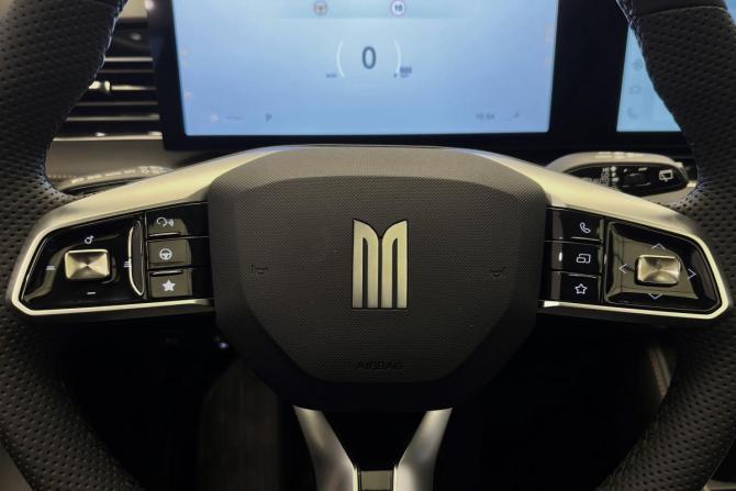 Новый Москвич М70 2026 года, цена 2 999 000 рублей, внедорожник, Автокод Объявления