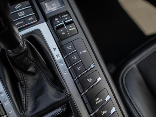Porsche Macan I с пробегом 2016 года, цена 3 399 000 рублей, 143549 км, внедорожник, Автокод Объявления