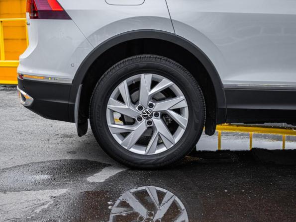 Volkswagen Tiguan II Рестайлинг с пробегом 2021 года, цена 3 344 000 рублей, 58731 км, внедорожник, Автокод Объявления