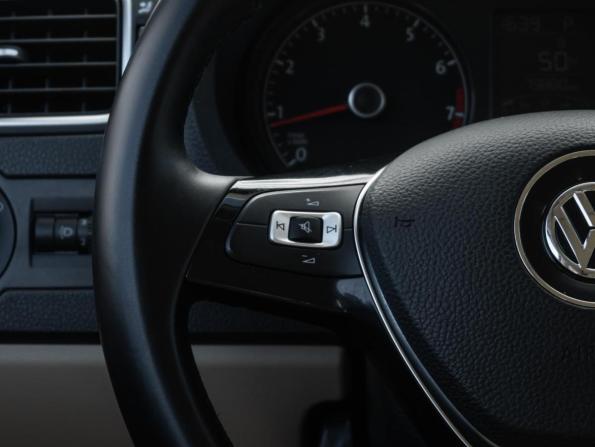 Volkswagen Polo V Рестайлинг с пробегом 2016 года, цена 1 370 000 рублей, 73880 км, седан, Автокод Объявления