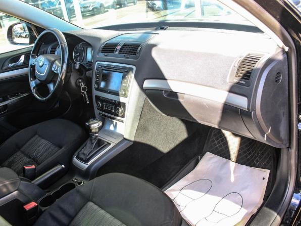 Skoda Octavia II (A5) Рестайлинг с пробегом 2011 года, цена 830 000 рублей, 165000 км, лифтбек, Автокод Объявления