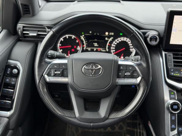 Toyota Land Cruiser 300 Series с пробегом 2022 года, цена 8 200 000 рублей, 71215 км, внедорожник, Автокод Объявления