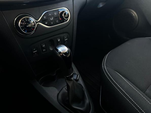 Renault Sandero II Рестайлинг с пробегом 2018 года, цена 1 071 000 рублей, 73133 км, хэтчбек, Автокод Объявления
