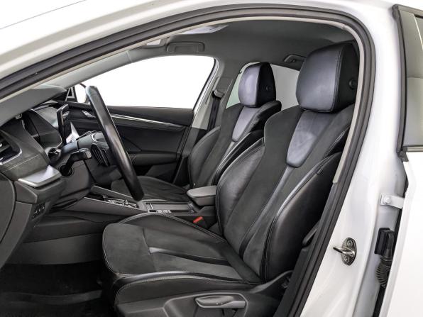 Skoda Octavia IV (A8) с пробегом 2021 года, цена 2 199 000 рублей, 101847 км, лифтбек, Автокод Объявления