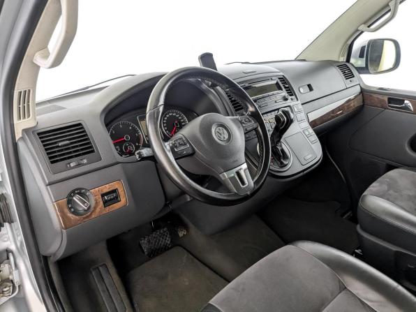Volkswagen Multivan T5 Рестайлинг с пробегом 2010 года, цена 1 920 000 рублей, 104862 км, минивэн, Автокод Объявления