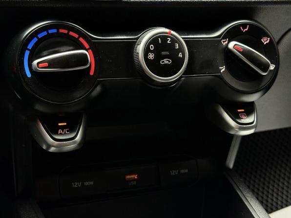 Kia Rio IV Рестайлинг с пробегом 2021 года, цена 1 549 000 рублей, 81826 км, седан, Автокод Объявления