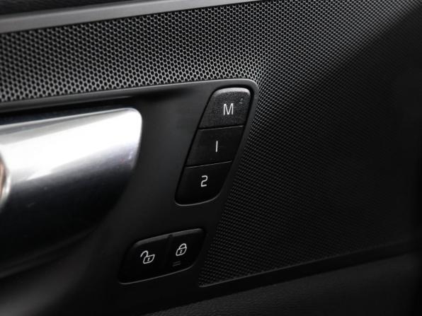Volvo XC60 II с пробегом 2021 года, цена 3 800 000 рублей, 57604 км, внедорожник, Автокод Объявления