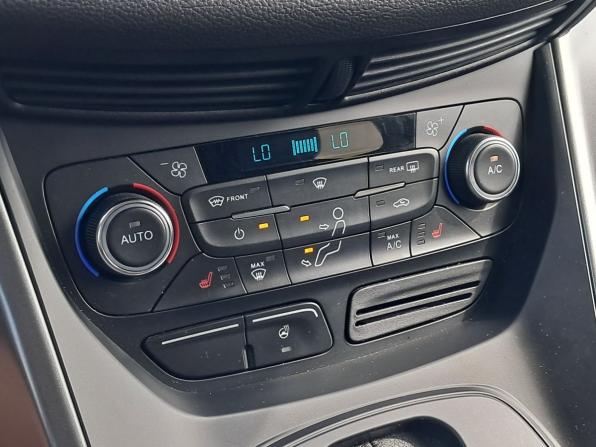 Ford Kuga II Рестайлинг с пробегом 2018 года, цена 1 870 000 рублей, 93637 км, внедорожник, Автокод Объявления