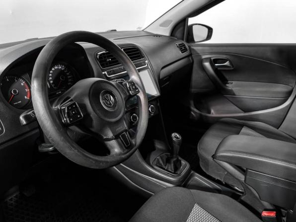 Volkswagen Polo V с пробегом 2010 года, цена 399 000 рублей, 303378 км, хэтчбек, Автокод Объявления