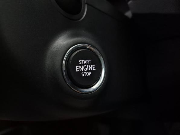Skoda Karoq I с пробегом 2021 года, цена 2 390 000 рублей, 72957 км, внедорожник, Автокод Объявления