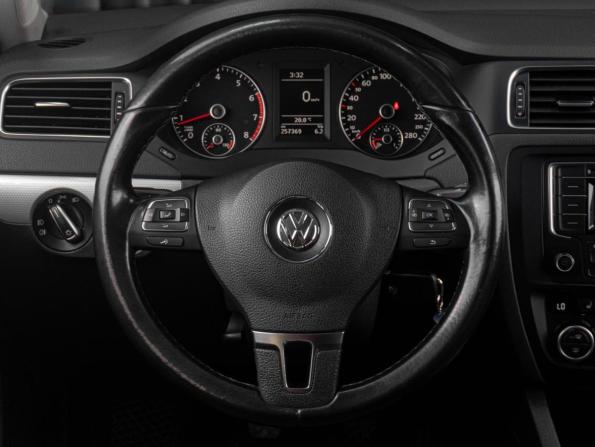Volkswagen Jetta VI с пробегом 2013 года, цена 899 000 рублей, 257369 км, седан, Автокод Объявления