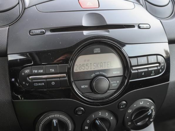 Mazda 2 II Рестайлинг (DE2) с пробегом 2011 года, цена 799 000 рублей, 90700 км, хэтчбек, Автокод Объявления
