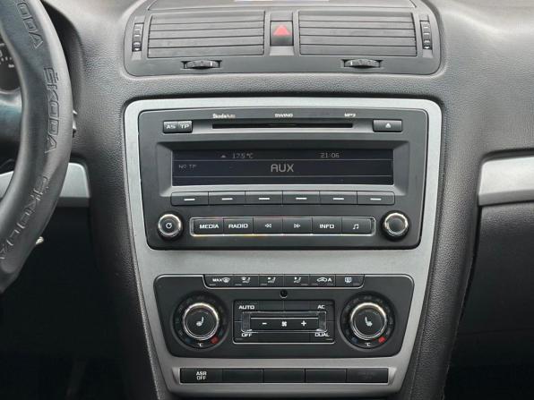 Skoda Octavia II (A5) Рестайлинг с пробегом 2013 года, цена 739 000 рублей, 235124 км, лифтбек, Автокод Объявления
