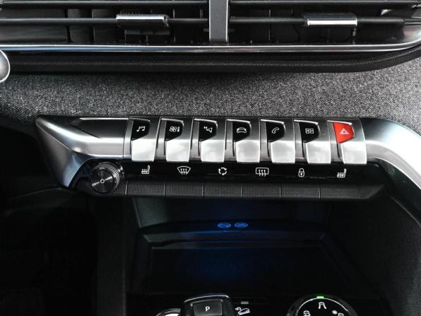 Peugeot 3008 II с пробегом 2018 года, цена 1 720 000 рублей, 149372 км, внедорожник, Автокод Объявления