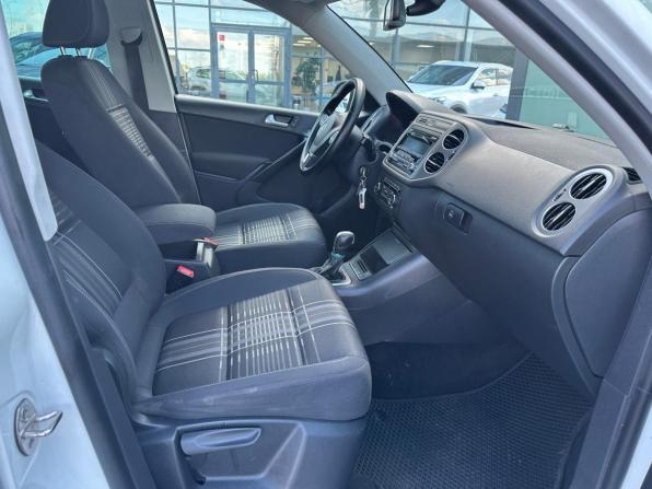 Volkswagen Tiguan I Рестайлинг с пробегом 2015 года, цена 1 425 000 рублей, 98405 км, внедорожник, Автокод Объявления