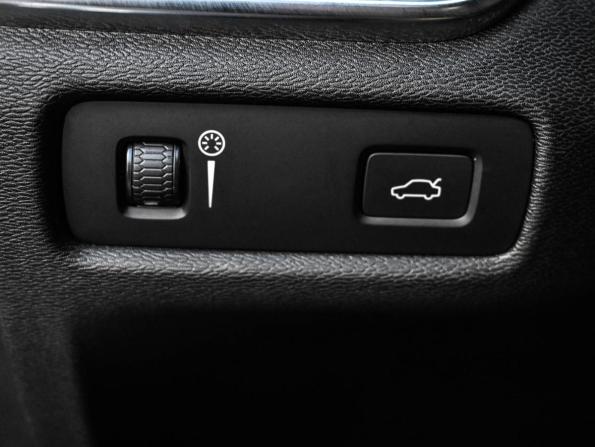 Volvo V60 Cross Country II с пробегом 2019 года, цена 2 434 000 рублей, 189059 км, универсал, Автокод Объявления