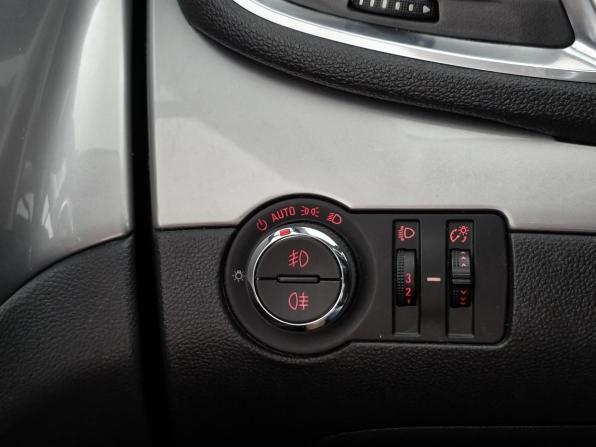Opel Mokka I с пробегом 2015 года, цена 1 083 000 рублей, 167930 км, внедорожник, Автокод Объявления