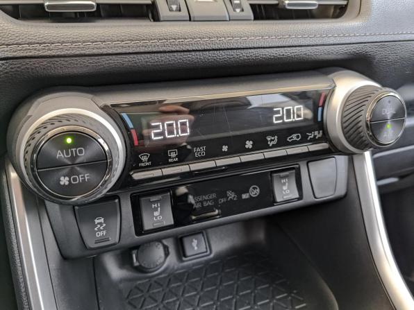 Toyota RAV4 V (XA50) с пробегом 2022 года, цена 3 585 000 рублей, 69928 км, внедорожник, Автокод Объявления