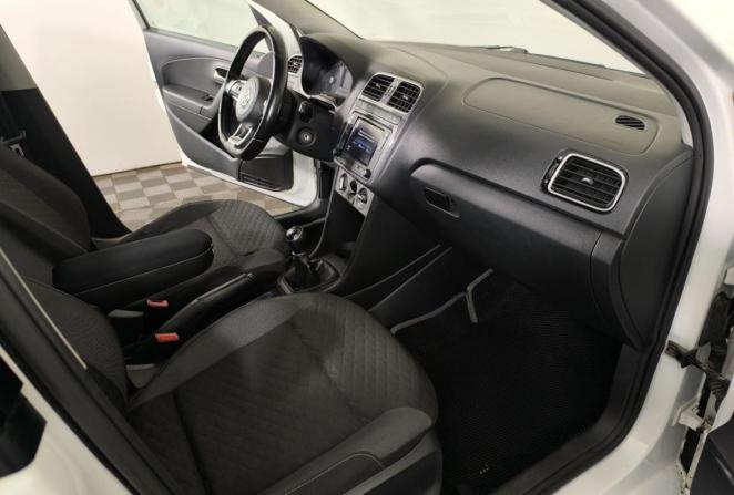 Volkswagen Polo V Рестайлинг с пробегом 2018 года, цена 1 270 000 рублей, 127282 км, седан, Автокод Объявления