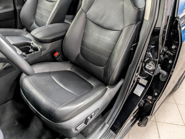 Toyota RAV4 V (XA50) с пробегом 2021 года, цена 3 600 000 рублей, 61436 км, внедорожник, Автокод Объявления