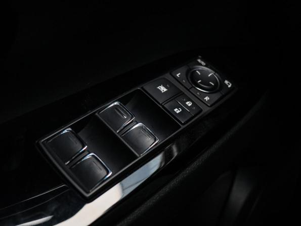 Lexus LX III Рестайлинг 2 с пробегом 2017 года, цена 9 400 000 рублей, 53679 км, внедорожник, Автокод Объявления