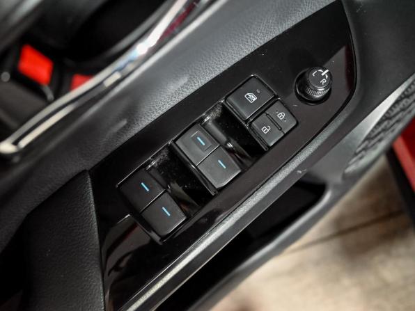 Toyota Prius IV Рестайлинг (XW50) с пробегом 2019 года, цена 2 420 000 рублей, 105441 км, лифтбек, Автокод Объявления