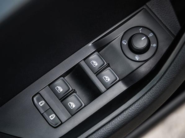 Skoda Superb III Рестайлинг с пробегом 2021 года, цена 2 698 000 рублей, 73979 км, лифтбек, Автокод Объявления