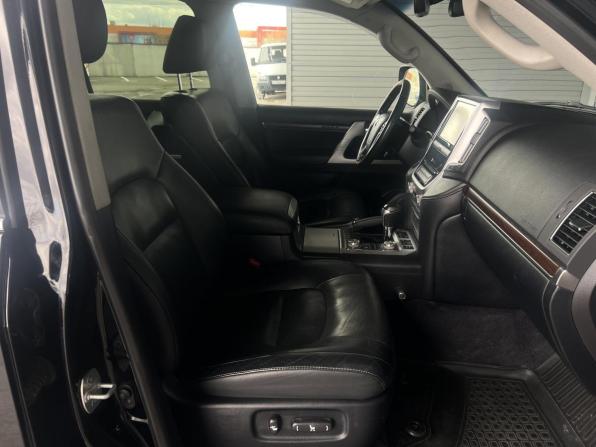 Toyota Land Cruiser 200 Series Рестайлинг 2 с пробегом 2016 года, цена 6 250 000 рублей, 170932 км, внедорожник, Автокод Объявления