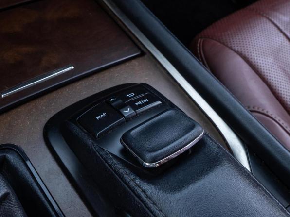 Lexus LX III Рестайлинг 2 с пробегом 2016 года, цена 6 500 000 рублей, 246251 км, внедорожник, Автокод Объявления