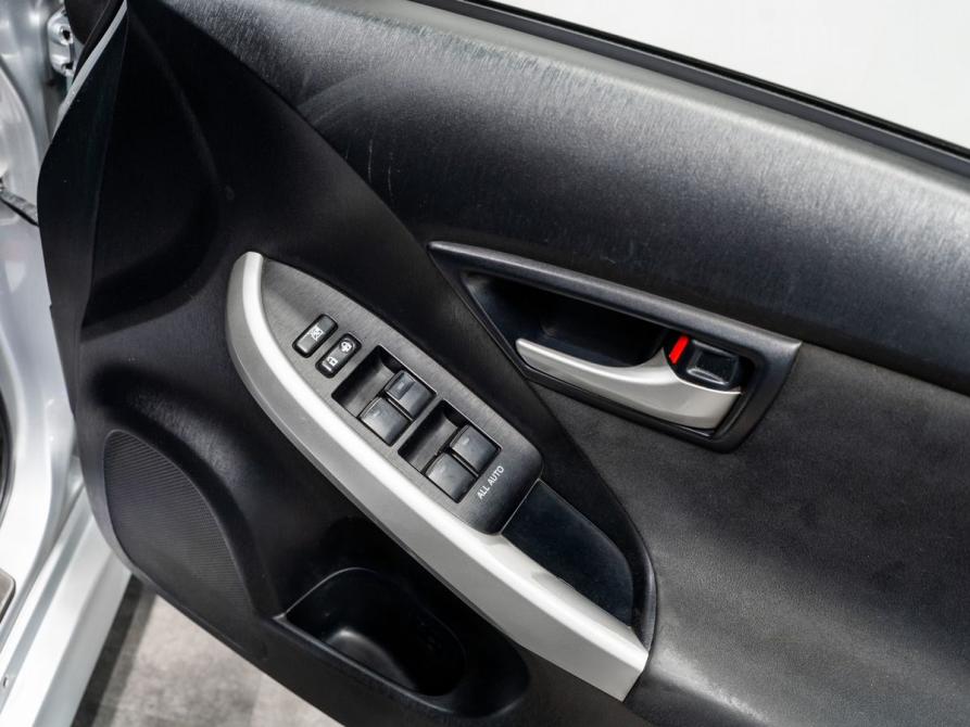 Toyota Prius III Рестайлинг (XW30) Чита  - изображение 12