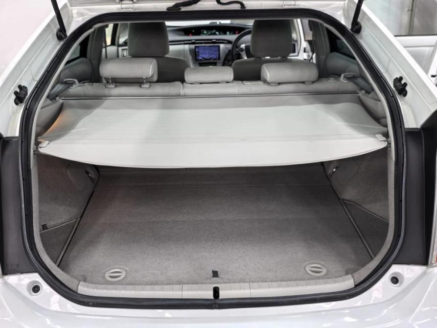Toyota Prius III Рестайлинг (XW30) Барнаул  - изображение 44