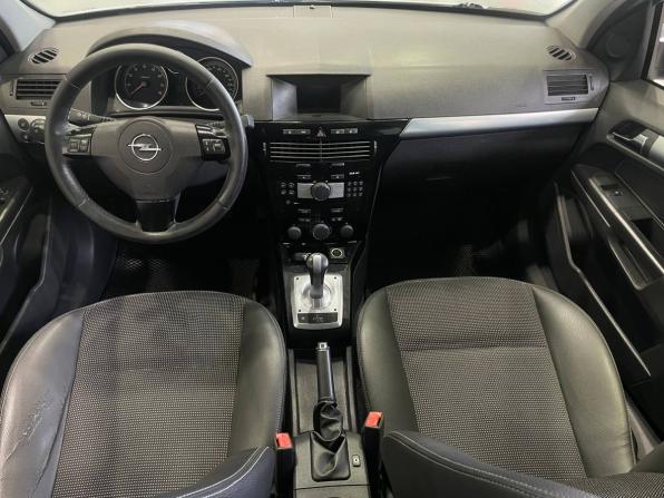 Opel Astra H Рестайлинг с пробегом 2011 года, цена 599 900 рублей, 212000 км, универсал, Автокод Объявления