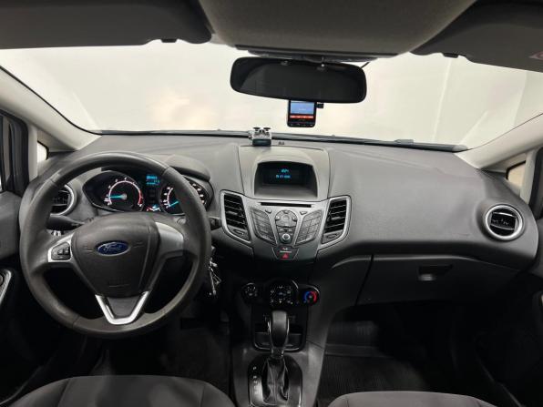 Ford Fiesta Mk6 Рестайлинг с пробегом 2015 года, цена 695 000 рублей, 209185 км, хэтчбек, Автокод Объявления