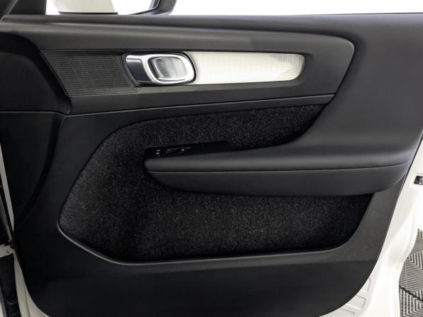 Volvo XC40 I с пробегом 2018 года, цена 2 590 000 рублей, 132629 км, внедорожник, Автокод Объявления