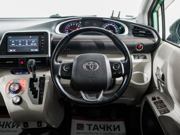 Toyota Sienta II с пробегом 2015 года, цена 1 250 000 рублей, 135008 км, компактвэн, Автокод Объявления
