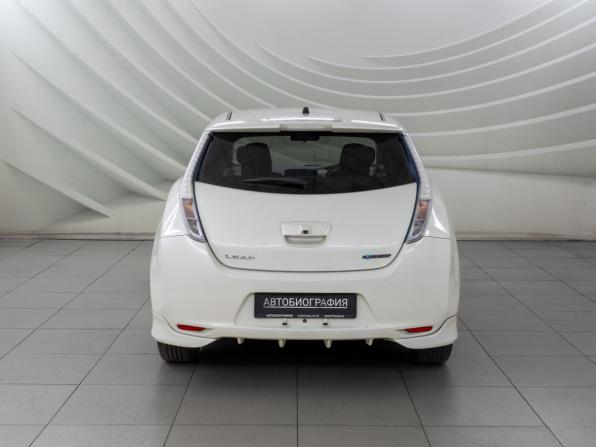 Nissan Leaf I (ZE0/AZE0) с пробегом 2011 года, цена 598 000 рублей, 125934 км, хэтчбек, Автокод Объявления