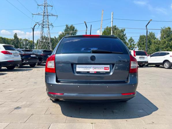 Skoda Octavia II (A5) Рестайлинг с пробегом 2011 года, цена 695 000 рублей, 218165 км, универсал, Автокод Объявления