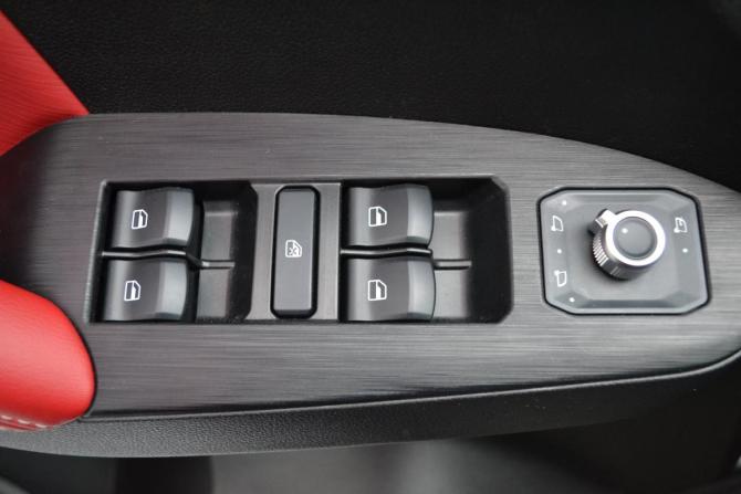 Haval Jolion I Рестайлинг с пробегом 2024 года, цена 2 500 000 рублей, 3693 км, внедорожник, Автокод Объявления
