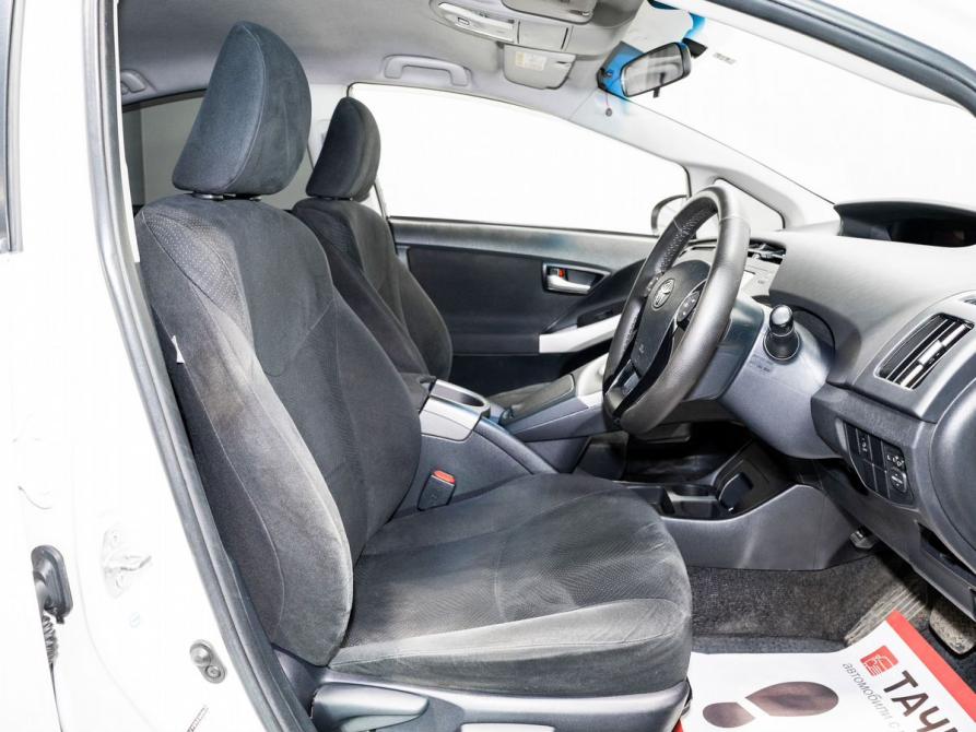 Toyota Prius III Рестайлинг (XW30) Чита  - изображение 6