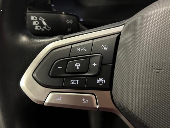 Volkswagen Multivan T6 Рестайлинг с пробегом 2022 года, цена 8 363 000 рублей, 58697 км, минивэн, Автокод Объявления