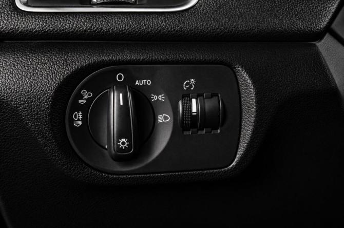Audi Q3 I (8U) Рестайлинг с пробегом 2015 года, цена 2 129 000 рублей, 158000 км, внедорожник, Автокод Объявления