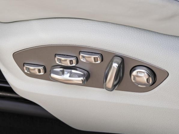 Porsche Macan I Рестайлинг 2 с пробегом 2024 года, цена 9 590 000 рублей, 7668 км, внедорожник, Автокод Объявления
