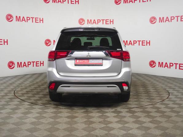 Mitsubishi Outlander III Рестайлинг 3 с пробегом 2021 года, цена 2 649 000 рублей, 82346 км, внедорожник, Автокод Объявления