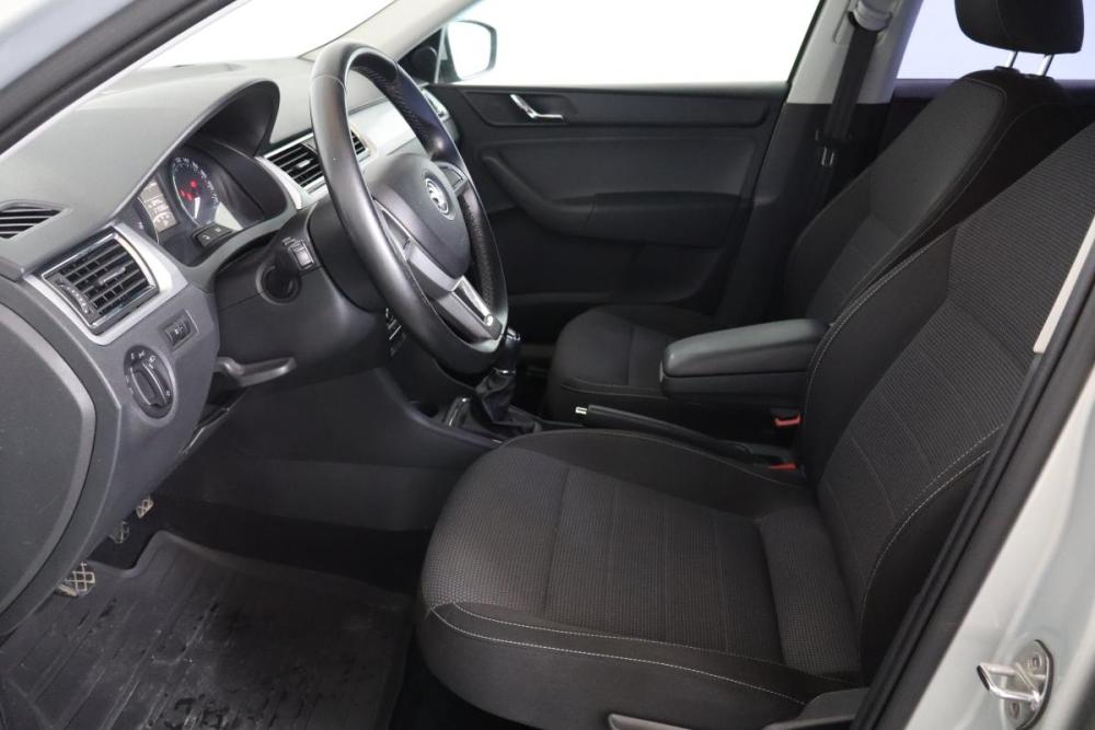 Skoda Rapid I Санкт-Петербург  - изображение 8