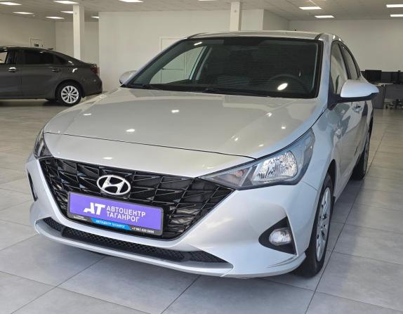 Hyundai Solaris II Рестайлинг с пробегом 2022 года, цена 1 549 000 рублей, 107000 км, седан, Автокод Объявления