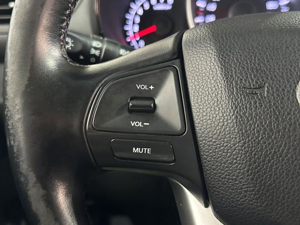 Kia Rio III с пробегом 2015 года, цена 879 000 рублей, 101000 км, хэтчбек, Автокод Объявления