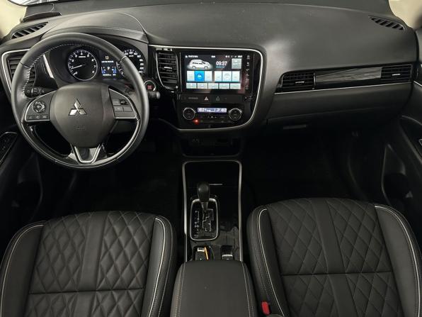 Mitsubishi Outlander III Рестайлинг 3 с пробегом 2022 года, цена 2 570 000 рублей, 32923 км, внедорожник, Автокод Объявления