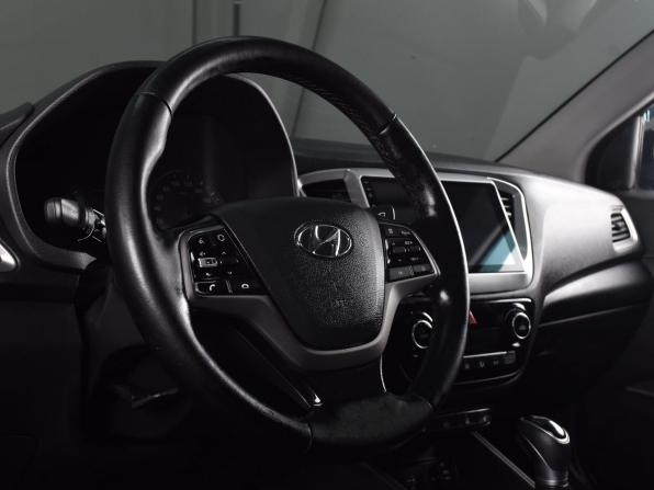 Hyundai Solaris II с пробегом 2019 года, цена 1 399 999 рублей, 155536 км, седан, Автокод Объявления
