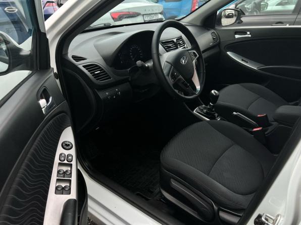 Hyundai Solaris I Рестайлинг с пробегом 2015 года, цена 977 000 рублей, 136000 км, седан, Автокод Объявления