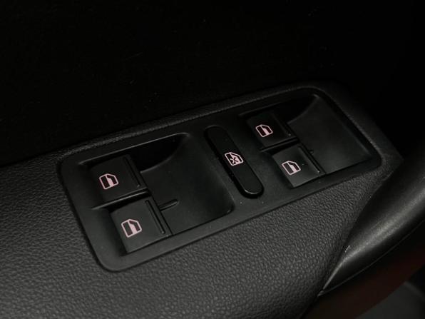 Volkswagen Polo V Рестайлинг с пробегом 2018 года, цена 840 000 рублей, 204075 км, седан, Автокод Объявления
